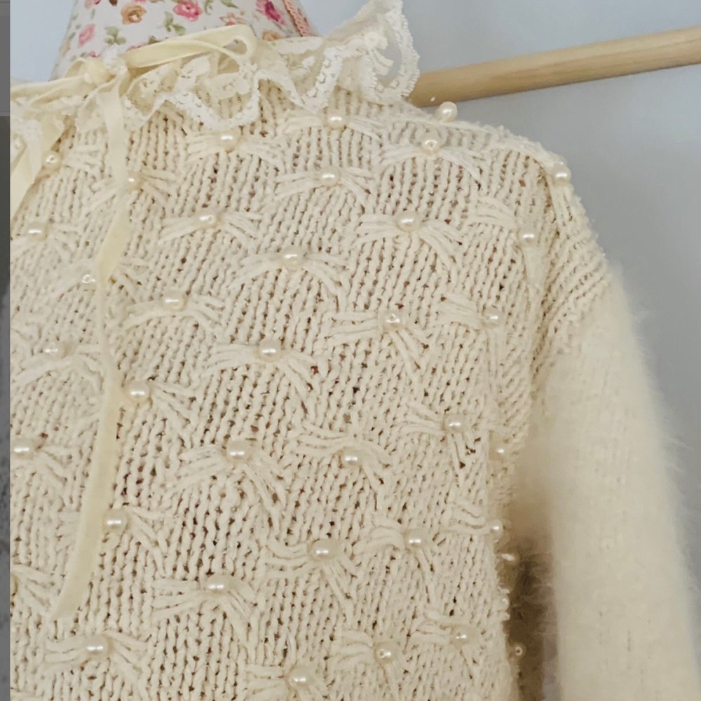 Vintage Lace Collar Knit Sweater - Picture 3 of 3